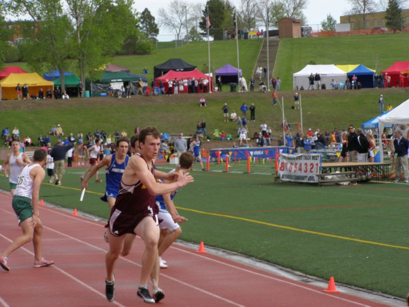 3200 Meter Relay - Boys Class A (16 of 40)