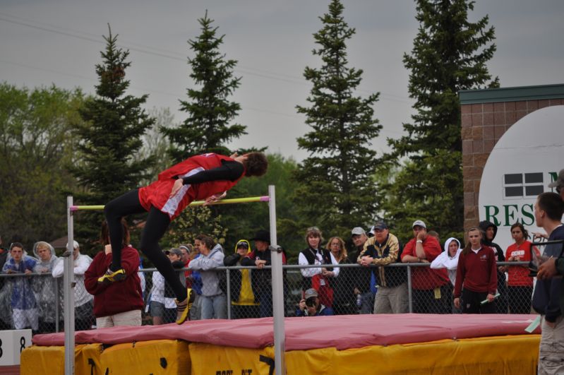 Class B Boys High Jump (16 of 16)