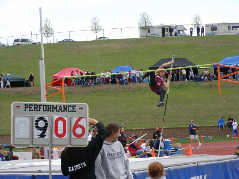Pole Vault - Girls Class A (13 of 17)