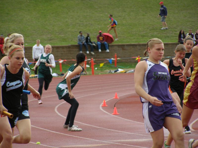 Class A Girls 400 Relay (11 of 11)