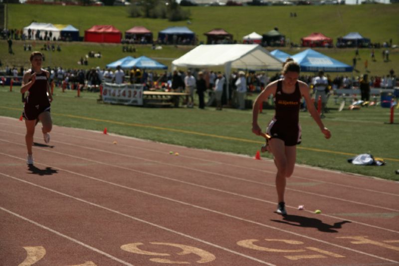 800 Meter Relay - Girls Class A (10 of 13)
