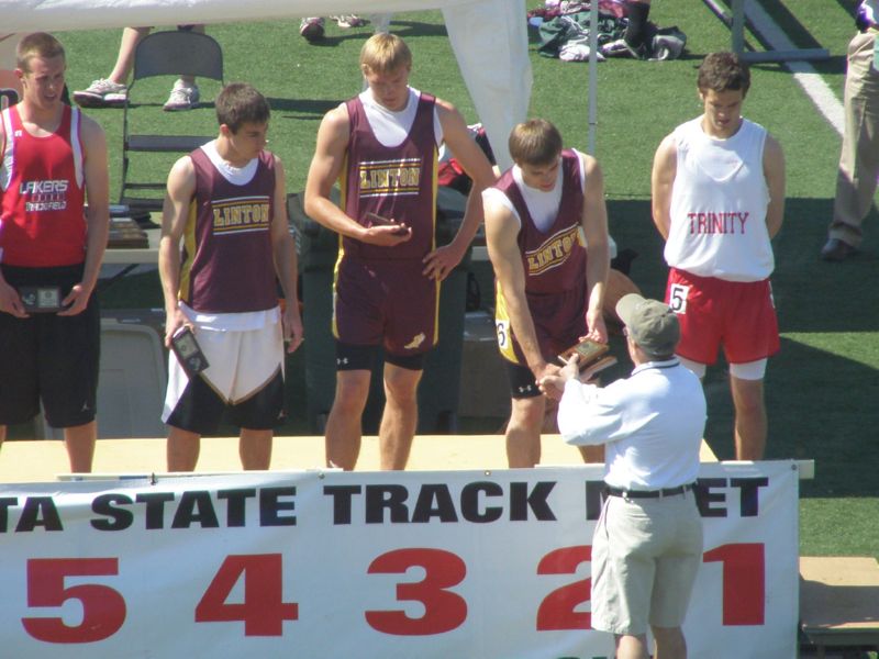 Class B Boys Hurdles (4 of 5)