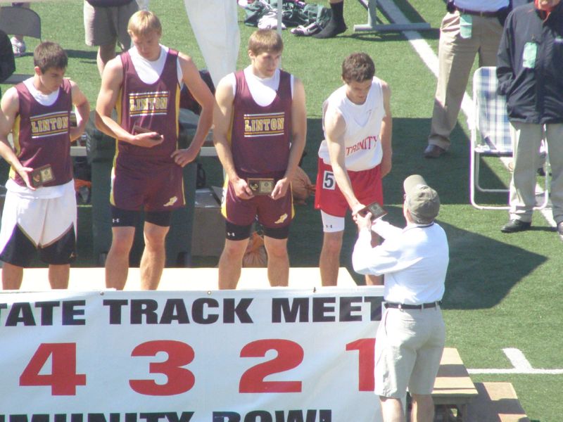 Class B Boys Hurdles (5 of 5)