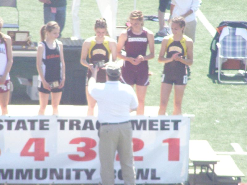 800 Meter Run - Girls Class A (2 of 4)