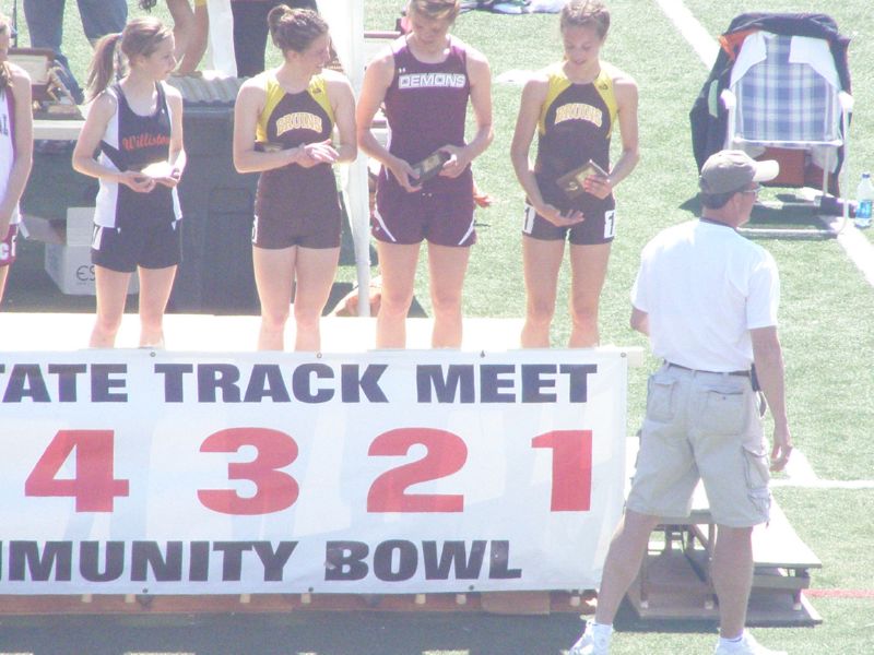 800 Meter Run - Girls Class A (4 of 4)