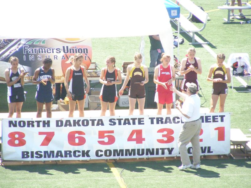 400 Meter Dash - Girls Class A (2 of 3)