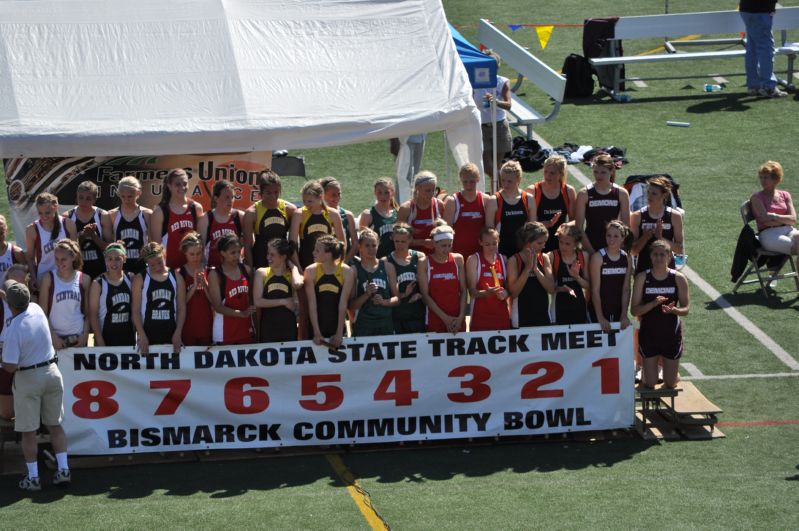 1600 Meter Relay - Girls Class A (2 of 7)