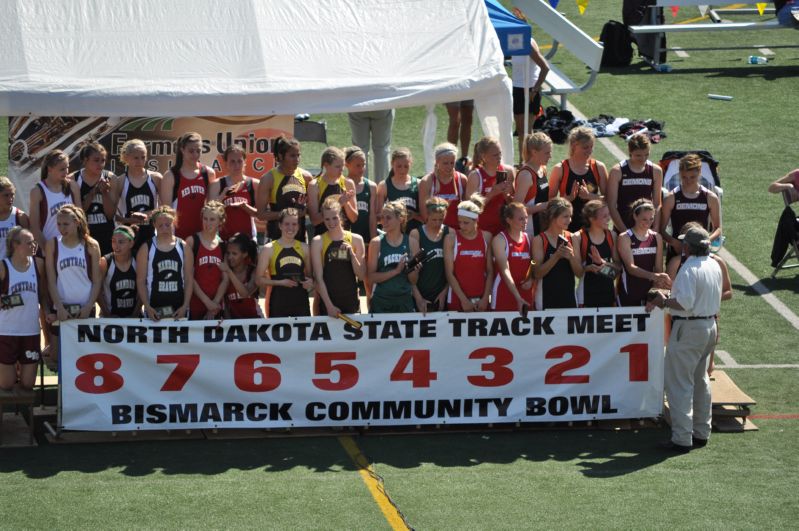 1600 Meter Relay - Girls Class A (7 of 7)