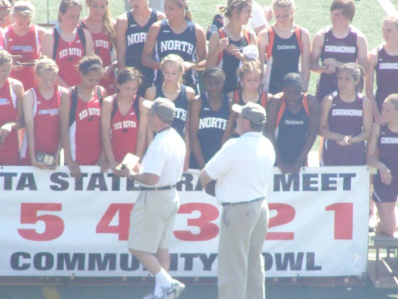 400 Meter Relay - Girls Class A (4 of 4)