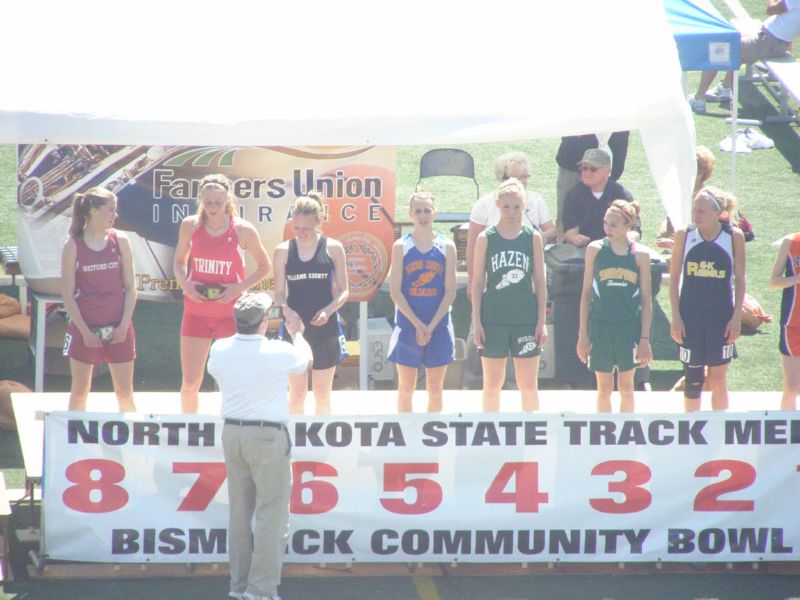 800 Meter Run - Girls Class B (2 of 6)