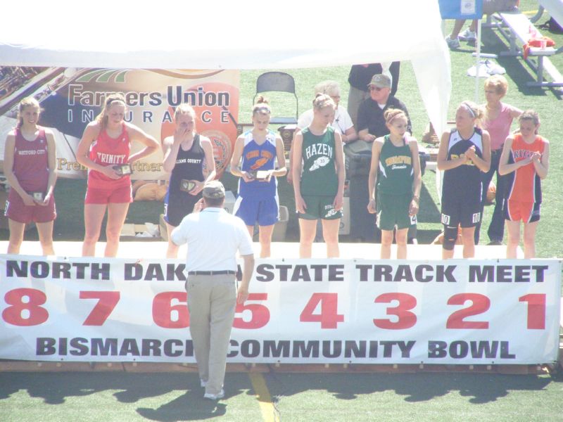 800 Meter Run - Girls Class B (3 of 6)