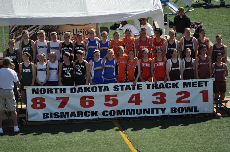 1600 Meter Relay - Girls Class B (1 of 8)