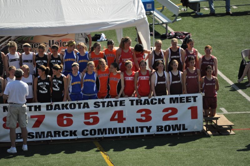 1600 Meter Relay - Girls Class B (3 of 8)