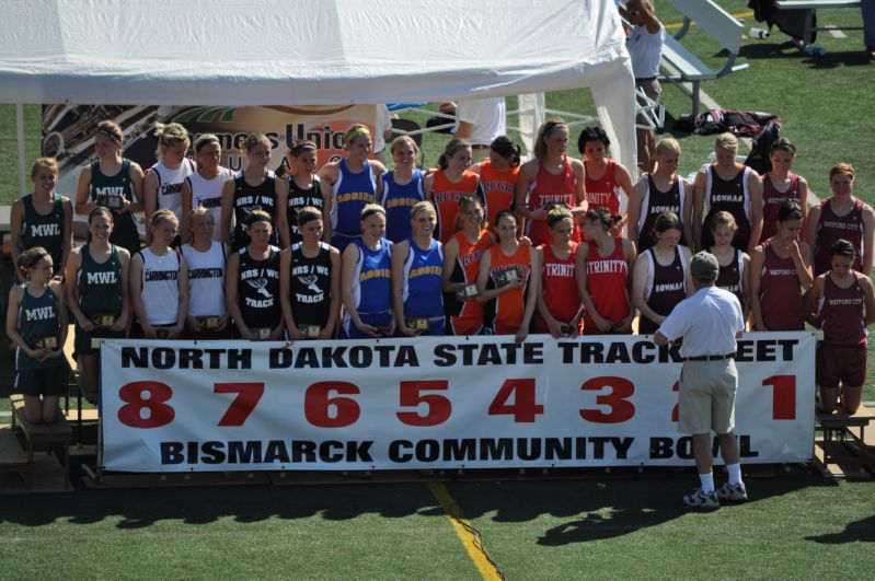 1600 Meter Relay - Girls Class B (5 of 8)