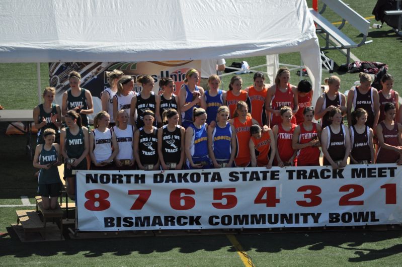 1600 Meter Relay - Girls Class B (7 of 8)