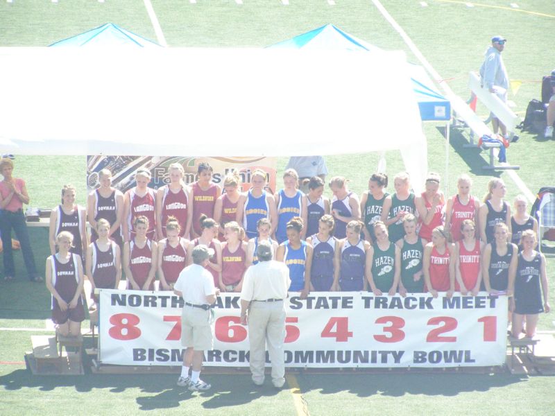 400 Meter Relay - Girls Class B (2 of 5)