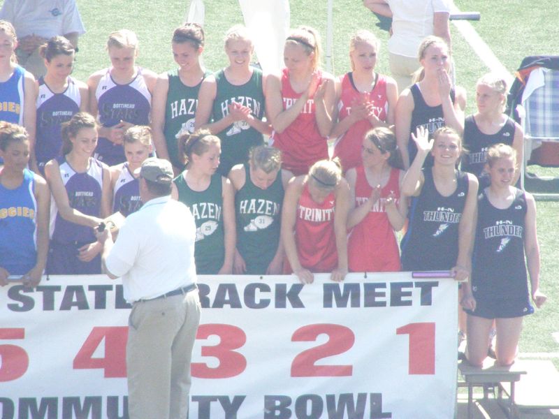 400 Meter Relay - Girls Class B (4 of 5)