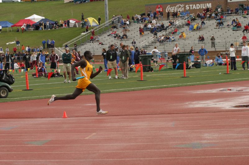 3200 Meter Relay - Boys Class A (6 of 34)