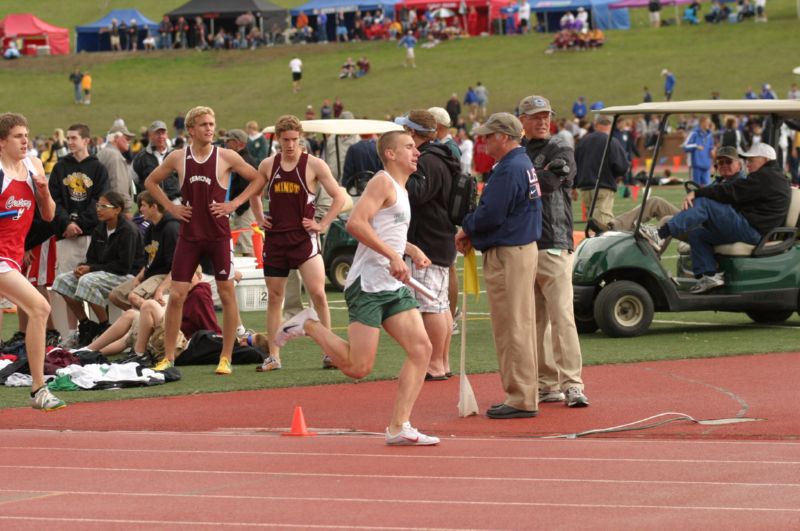 3200 Meter Relay - Boys Class A (16 of 34)