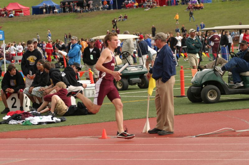 3200 Meter Relay - Boys Class A (25 of 34)