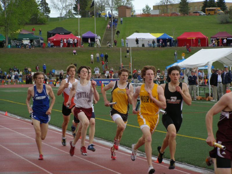 3200 Meter Relay - Boys Class A (3 of 40)