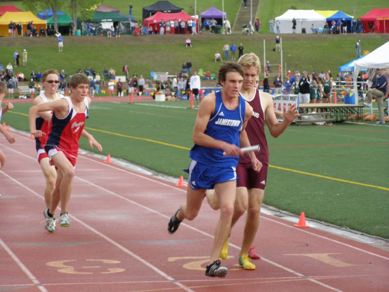 3200 Meter Relay - Boys Class A (5 of 40)