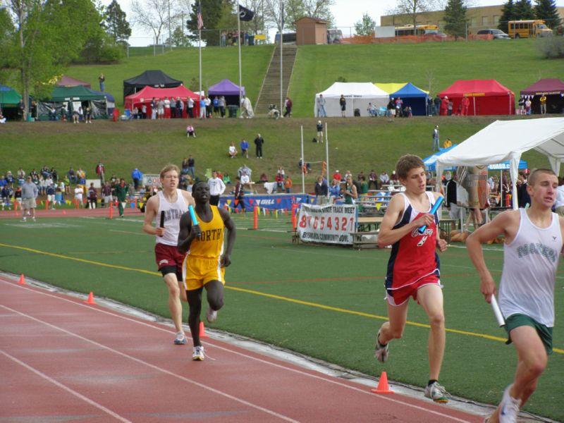 3200 Meter Relay - Boys Class A (11 of 40)