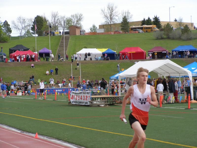 3200 Meter Relay - Boys Class A (14 of 40)