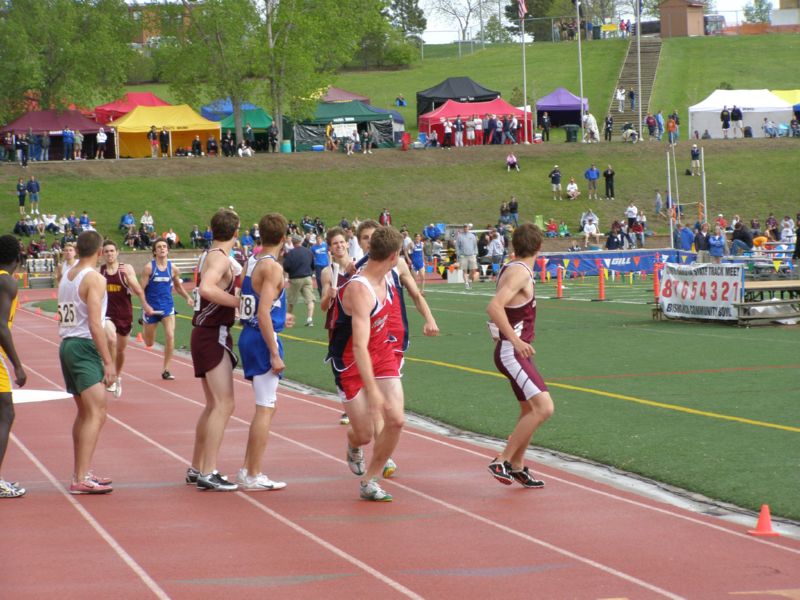 3200 Meter Relay - Boys Class A (15 of 40)