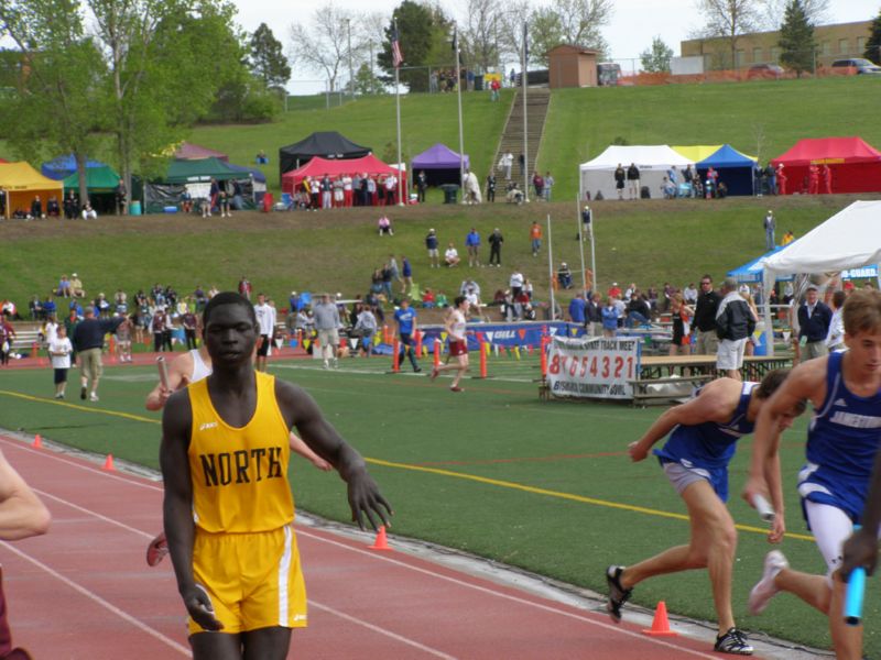 3200 Meter Relay - Boys Class A (17 of 40)