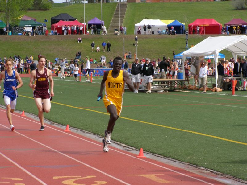 3200 Meter Relay - Boys Class A (23 of 40)