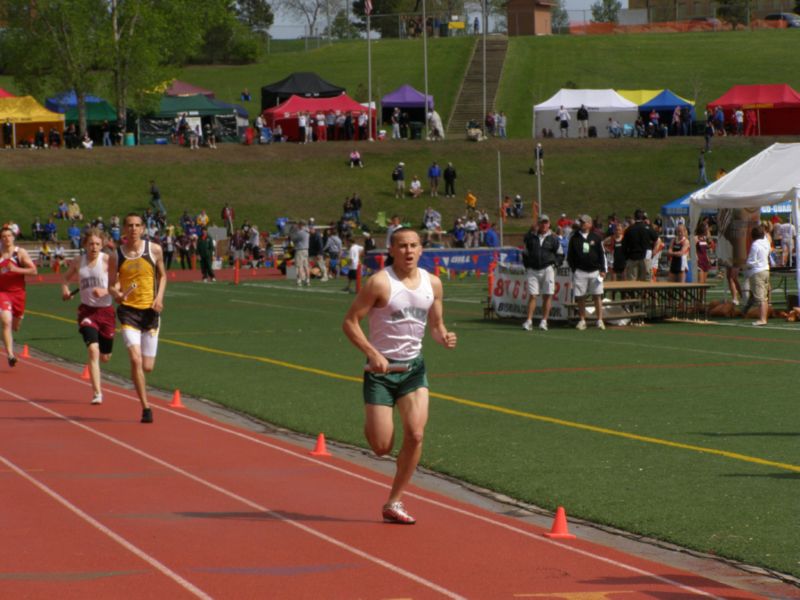 3200 Meter Relay - Boys Class A (25 of 40)