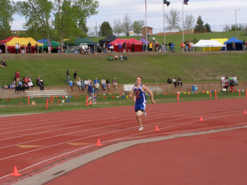 3200 Meter Relay - Boys Class B (2 of 27)