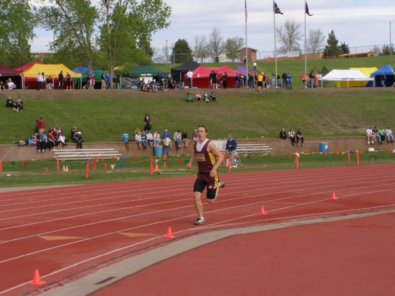 3200 Meter Relay - Boys Class B (3 of 27)