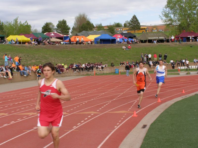 3200 Meter Relay - Boys Class B (10 of 27)