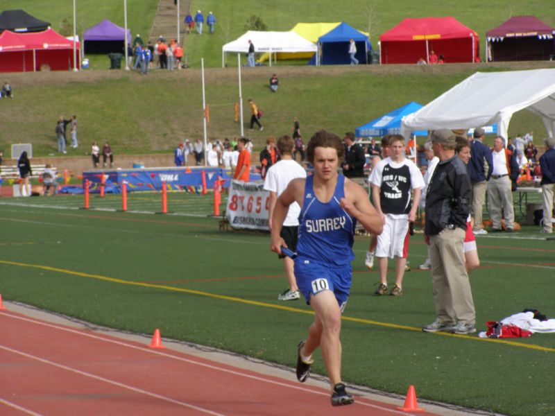 3200 Meter Relay - Boys Class B (25 of 27)