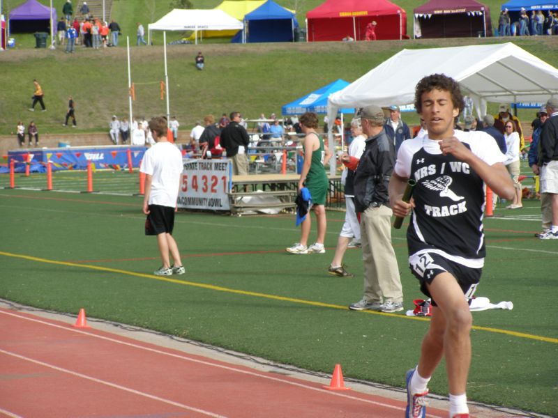 3200 Meter Relay - Boys Class B (27 of 27)