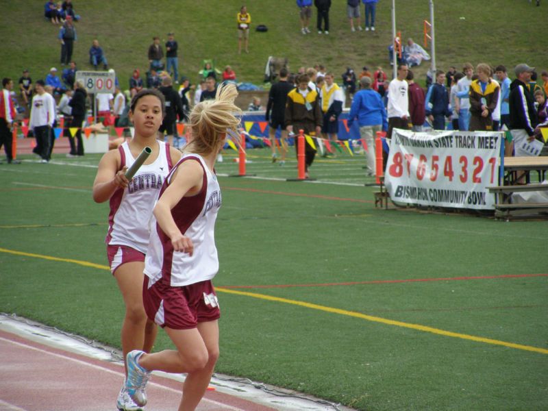 3200 Meter Relay - Girls Class A (26 of 55)