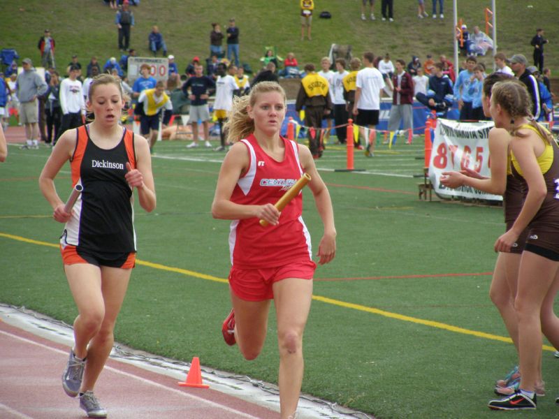 3200 Meter Relay - Girls Class A (28 of 55)