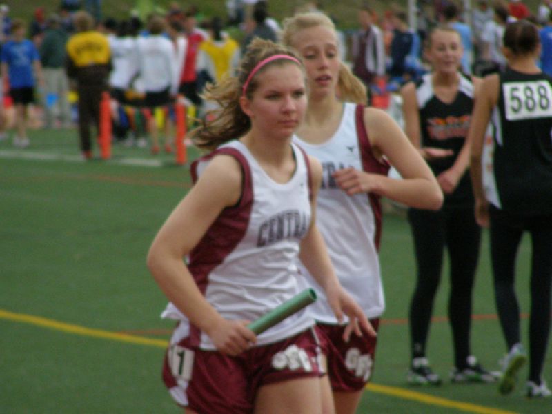 3200 Meter Relay - Girls Class A (37 of 55)