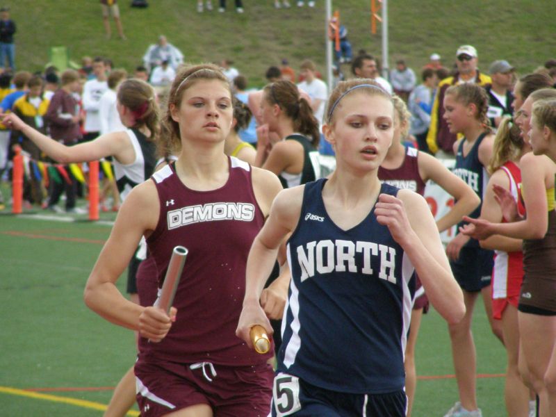 3200 Meter Relay - Girls Class A (39 of 55)