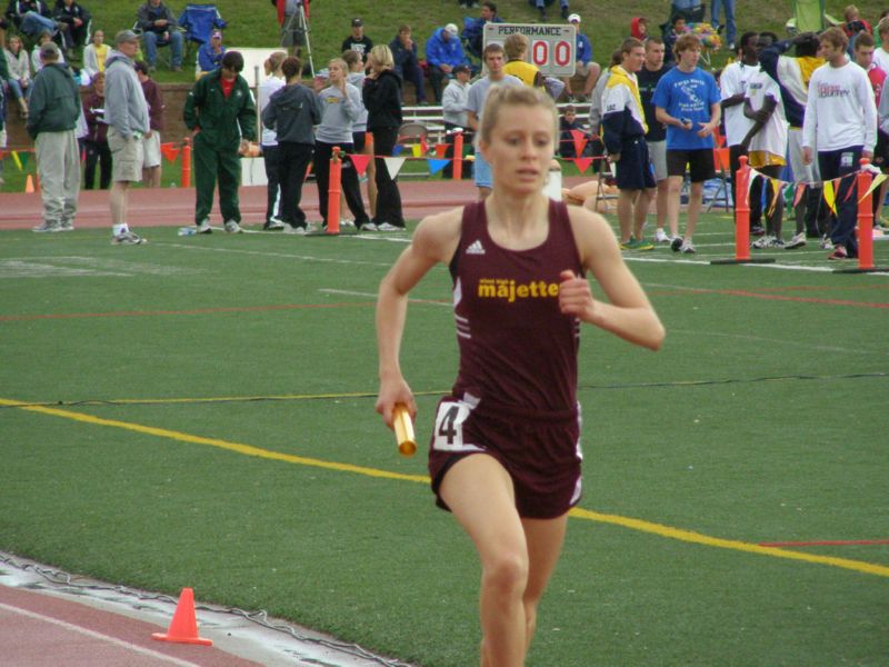 3200 Meter Relay - Girls Class A (43 of 55)