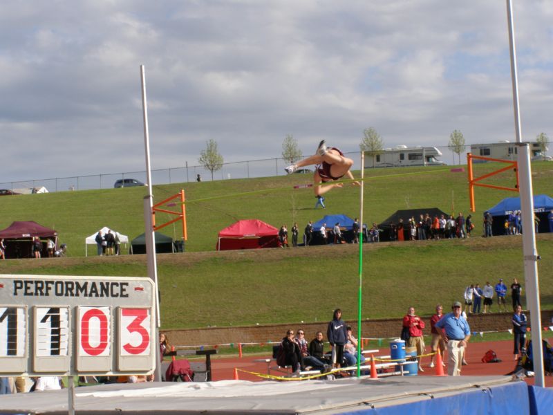 Pole Vault - Girls Class A (16 of 17)