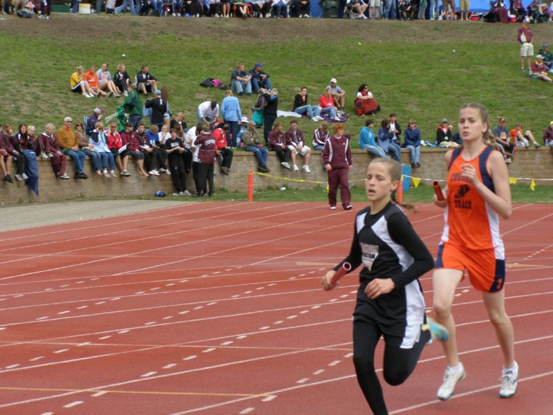 3200 Meter Relay - Girls Class B (2 of 36)