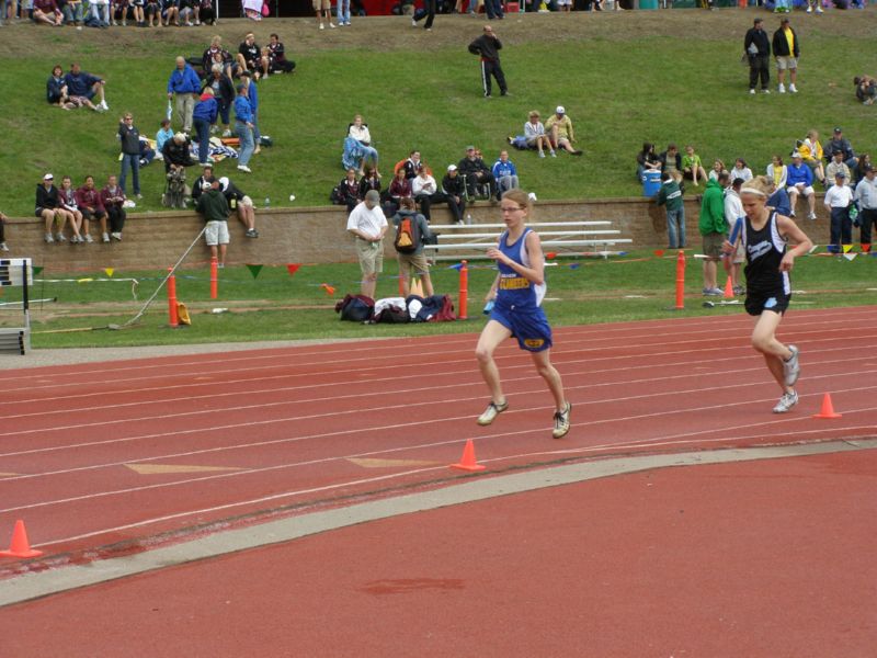 3200 Meter Relay - Girls Class B (4 of 36)