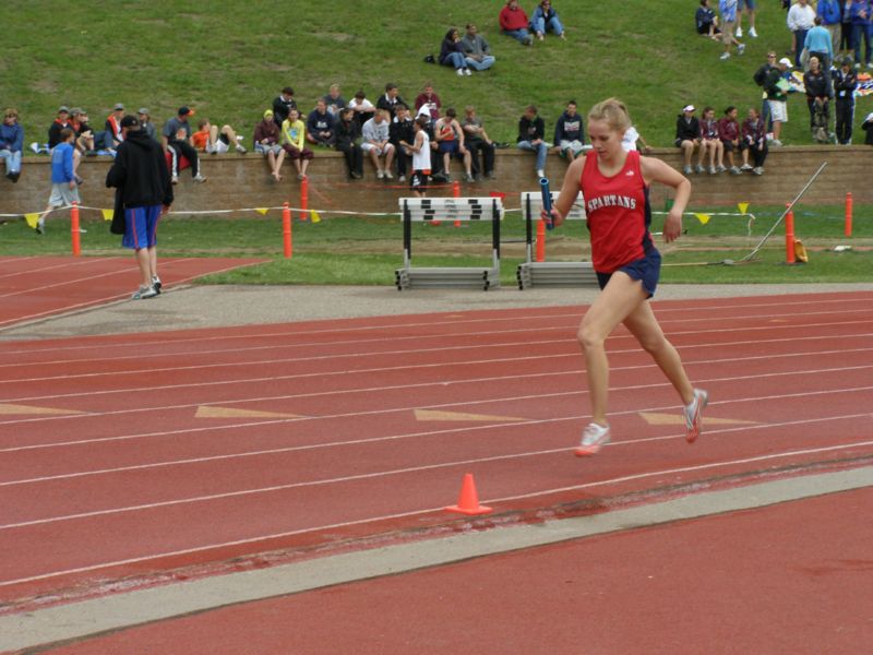 3200 Meter Relay - Girls Class B (11 of 36)