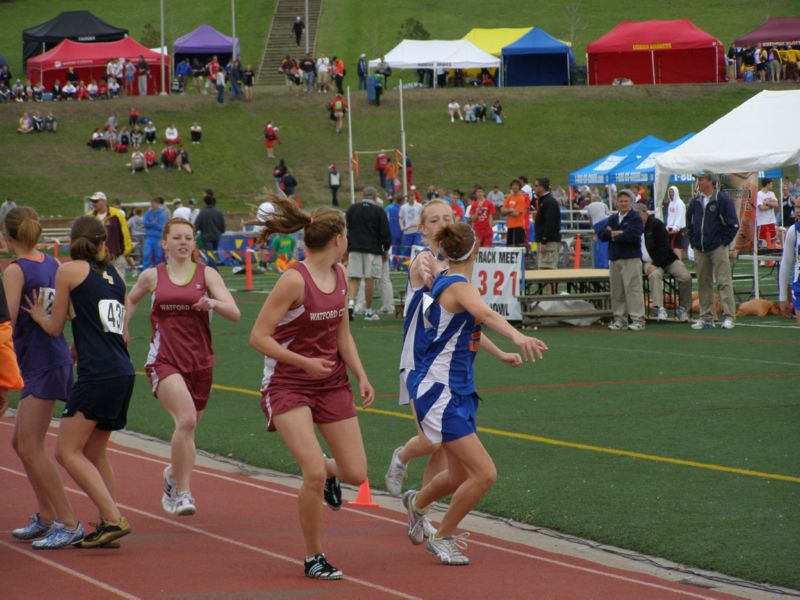 3200 Meter Relay - Girls Class B (12 of 36)