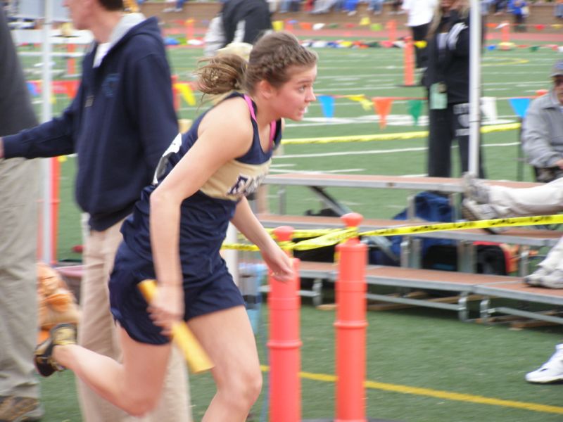 3200 Meter Relay - Girls Class B (14 of 36)