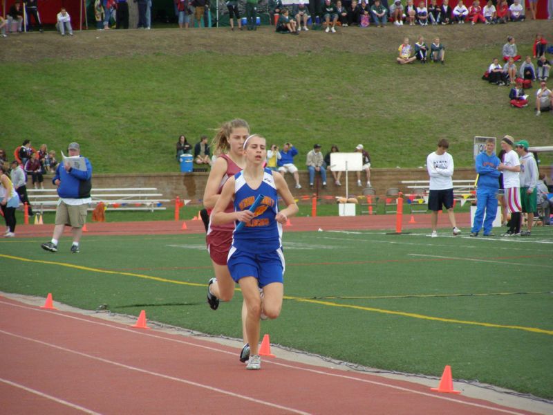 3200 Meter Relay - Girls Class B (16 of 36)