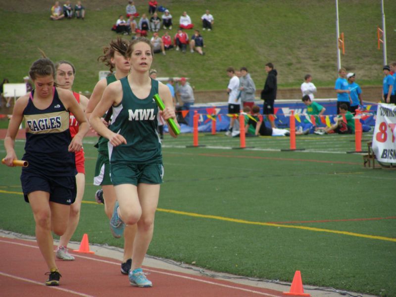 3200 Meter Relay - Girls Class B (18 of 36)